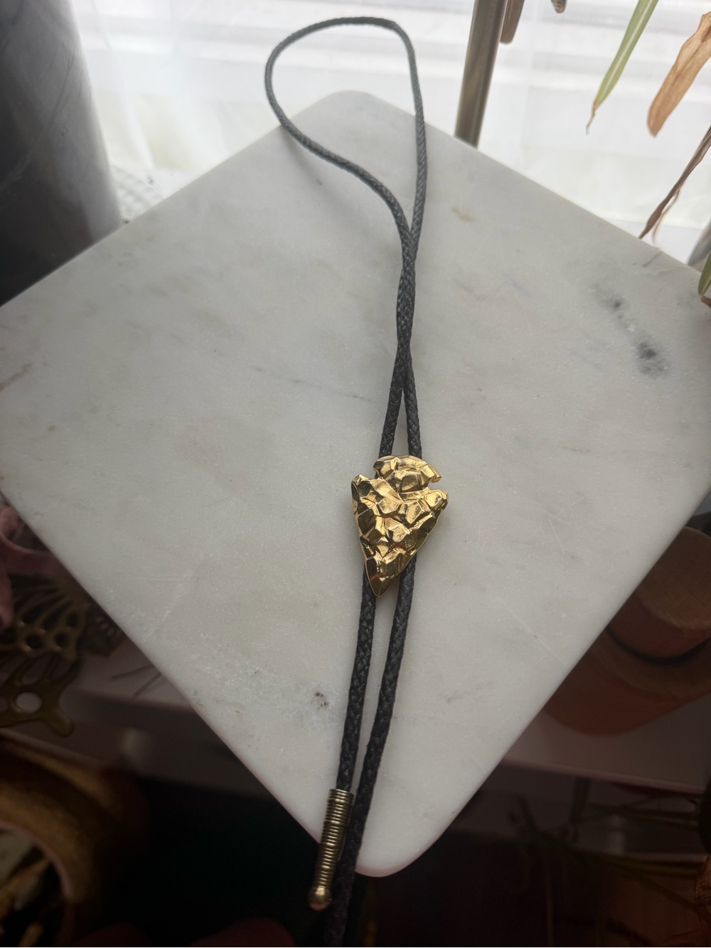 Vintage Gold Tone Arrowhead Bolo Tie Textured Chipped Flint Western OS